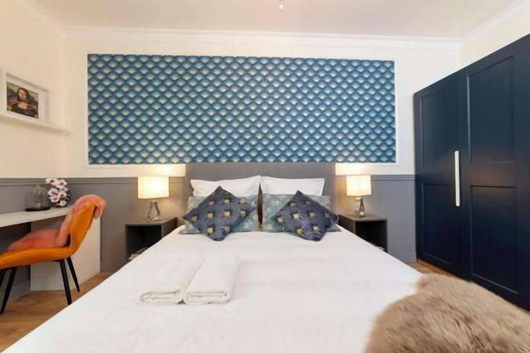 Room 5, Spacious 170m² Apartment with AC - Paris Bercy, Paris