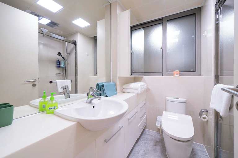 Bathroom 2, Tyms Stylish 1BR 1BA Apt Xujiahui Center, Shanghai