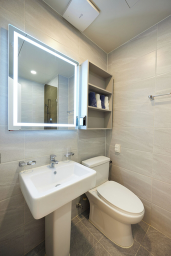 Bathroom 5, StayLink, Jung