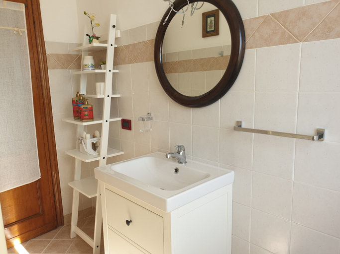 Bathroom 3, DUETERRE Room & Host, Terni
