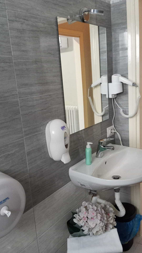 Bathroom 5, Hotel Blu, Rieti