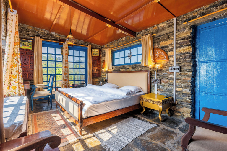 Room 5, Stone Heritage Mukteshwar, Nainital