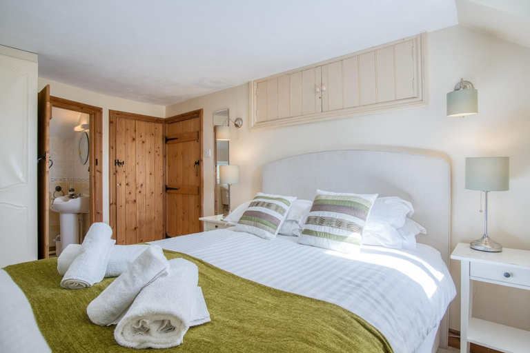 Room 5, Bullcroft - 6 Bedroom House - Oxwich, Swansea