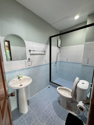Bathroom 3, Orient Hotel, Pattaya