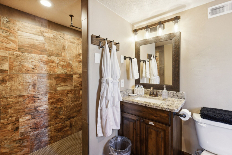 Bathroom 4, Zion Cliff Lodge, Mohave
