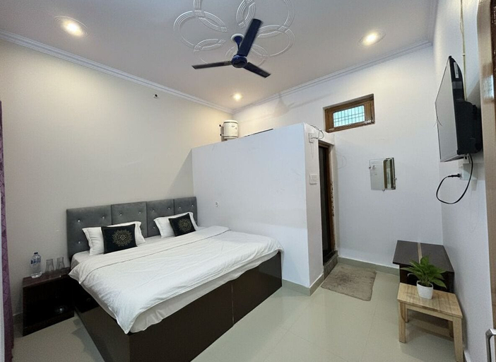 Room 3, HOTEL JS INN, Faizabad