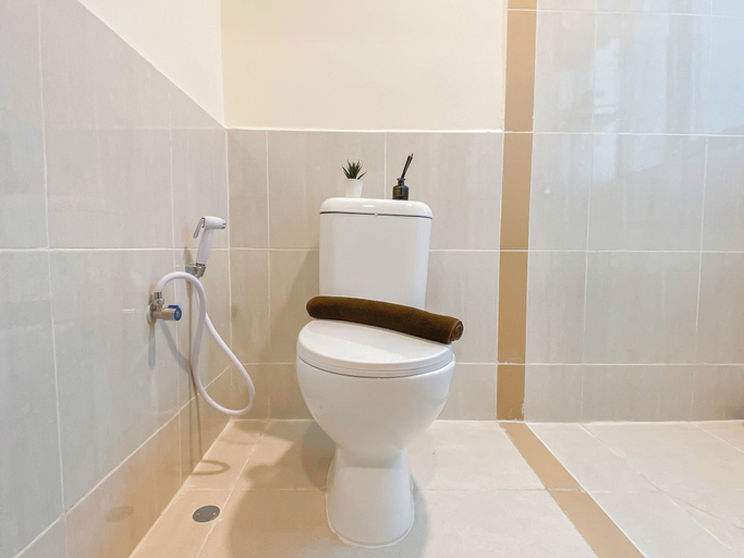 Bathroom 3, Minimalist Warm Beige Studio At Meikarta Apartment, Cikarang
