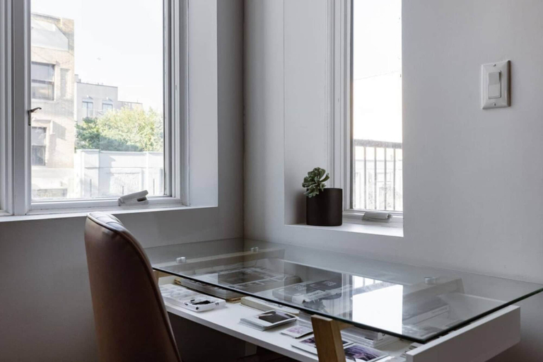 Room 5, Dekalb by Rove Travel Duplex Loft w Terrace, New York