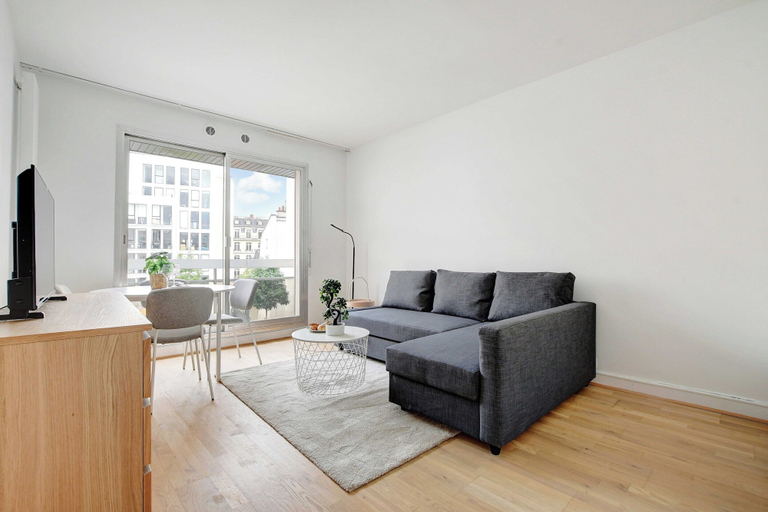 Living area 4, Charming Studio - 2P - Balcony - Saint Honore, Paris