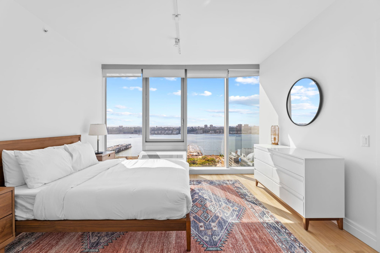 Room 5, Forte Select by Rove Travel 2BR Midtown West Apt, New York