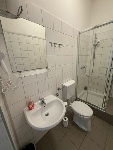 Bathroom 2, Stylish 2BR Apartment Westbahnhof Area, Wien