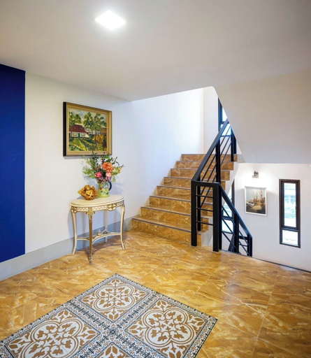 Room 5, Narada Residence, Pak Kret