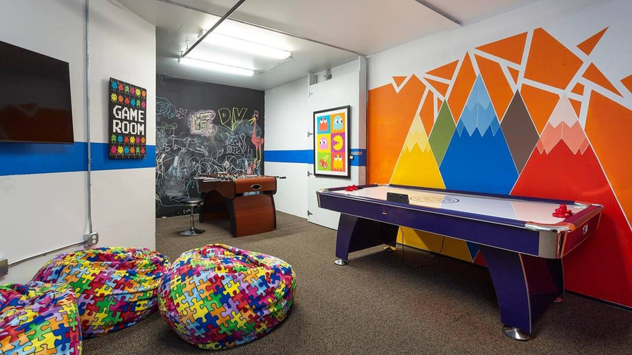 Game room, Silver Baron Lodge Hotel Room by Deer Valley Resort, Summit