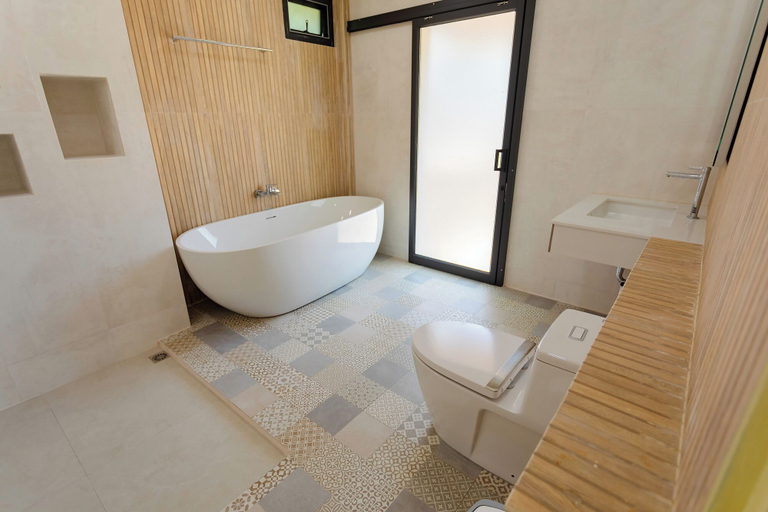 Bathroom 4, Neenlawat Riverside, Phunphin