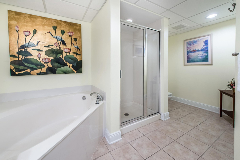 Bathroom 5, Emerald Beach 2225, Bay