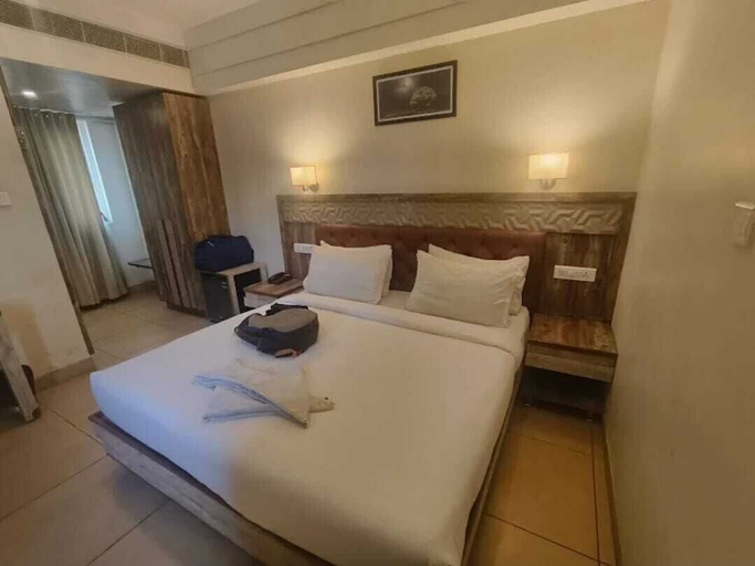 Room 4, Hotel Thanmayi Inter National, Krishna