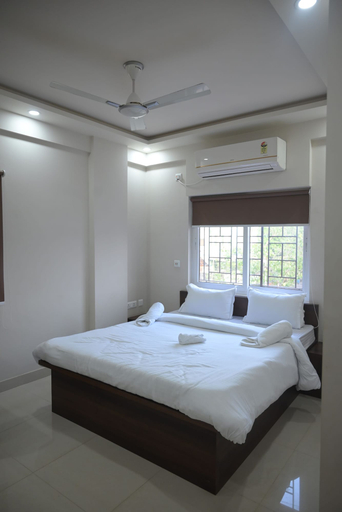 Room 4, Yuvi Grand Residency, Kolkata