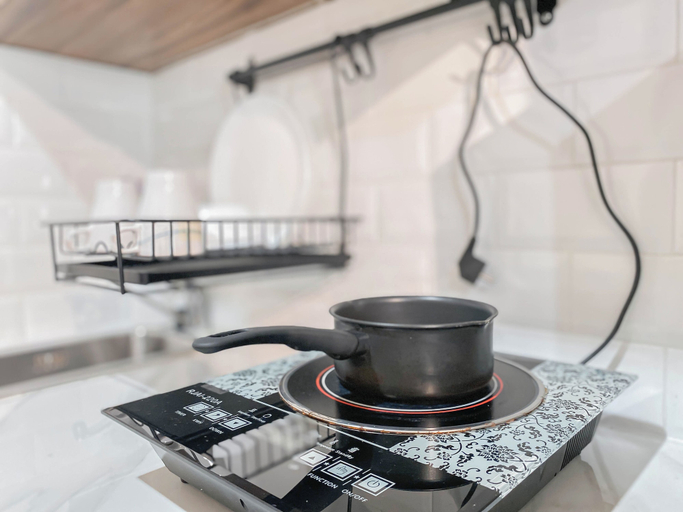 Private kitchen 3, Studio with View at Royal Sentul Park, Bogor