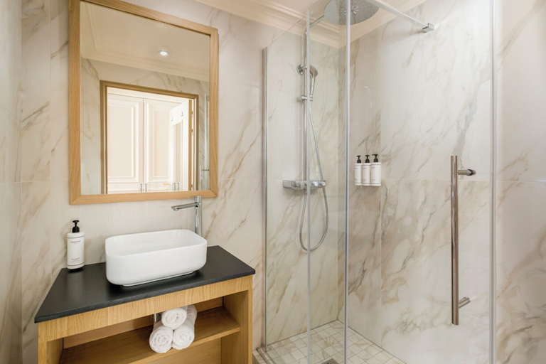 Bathroom 4, Merveil Signature Suite - Bateliere, Paris