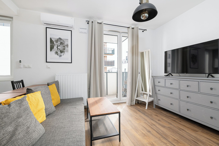 Room 4, RentPlanet - Fort Wola, Warsaw