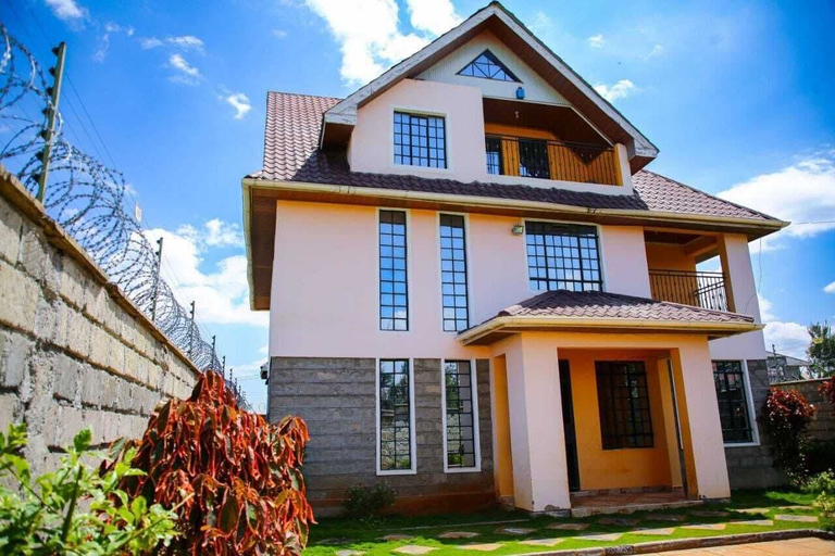 Exterior, Evan, Chuka/Igambang'Ombe