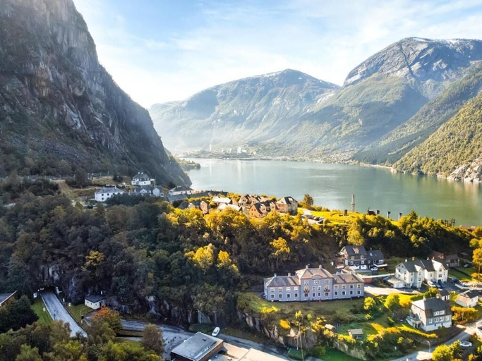 Exterior 4, Trolltunga Hostel, Odda