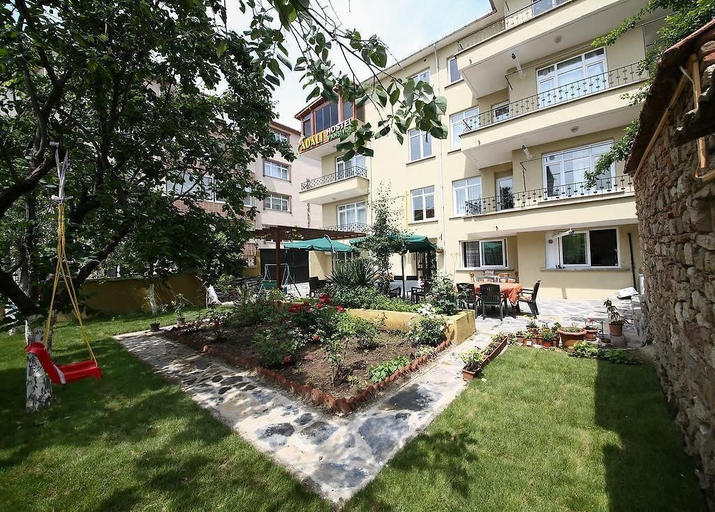 Exterior 3, Adalı Pansiyon, Merkez