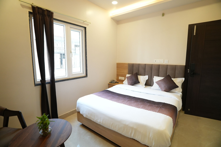 Room 2, Pearl of Varanasi, Varanasi