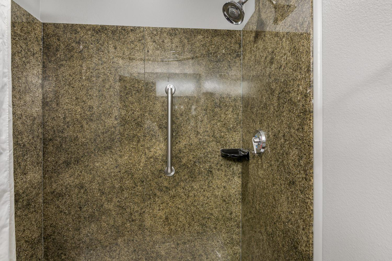 Bathroom 4, Best Western Plus Williston Hotel & Suites, Williams