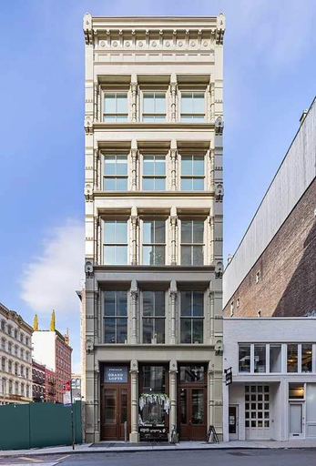 Room 2, Gilded Loft by Rove Travel 2BR Vibrant Loft, New York