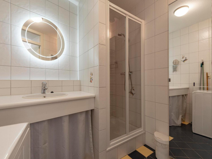 Bathroom 2, Wijde Blick 205 apartment with balcony, Zijpe