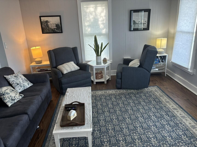 Living area 5, Sweet Mary 2 Bedroom Home by RedAwning, Chautauqua