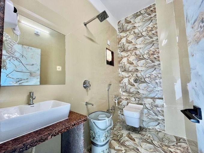 Bathroom, Hotel SSR Palace Mount Abu, Sirohi