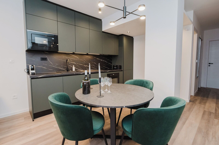 Private kitchen 2, Koi Deluxe, Urban Two Bedroom Oasis, Split