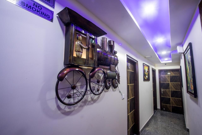 Exterior & Views 2, Hotel Harsha International, Delhi