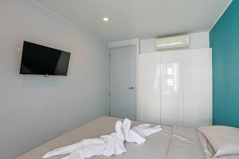 Room 4, Pool View 1 Bed Apt T2-520, Phuket Island