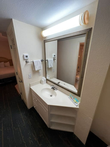 Bathroom 5, Azure Tides Oceanfront, Volusia