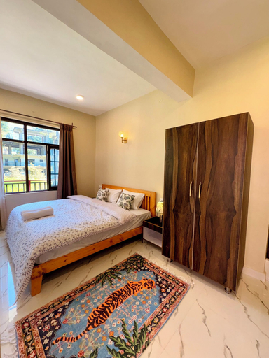 Room 4, Evolve Dharamkot, Kangra