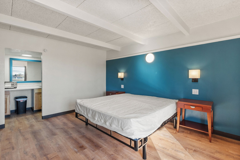 Room 2, Southern Springs Extended Stay, Lubbock