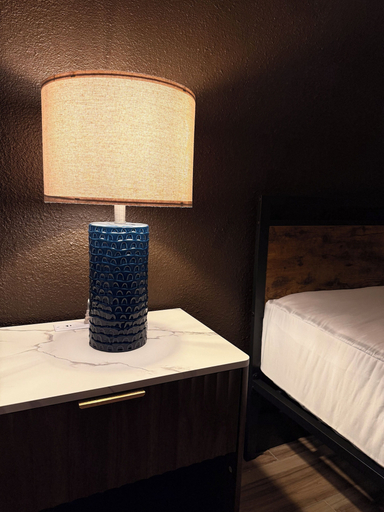 Room 4, The Windmill Motel, Young