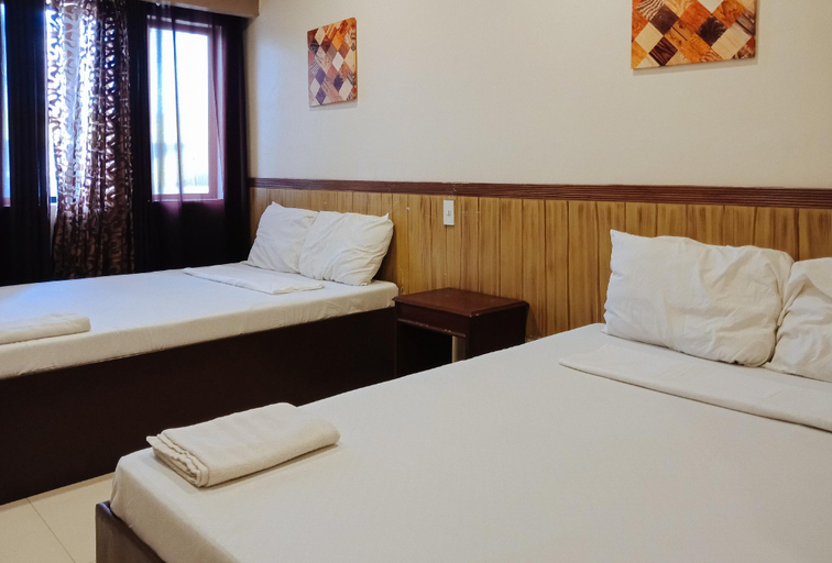 Bedroom, RedDoorz @ HF Golden Travellers Inn, Iloilo City
