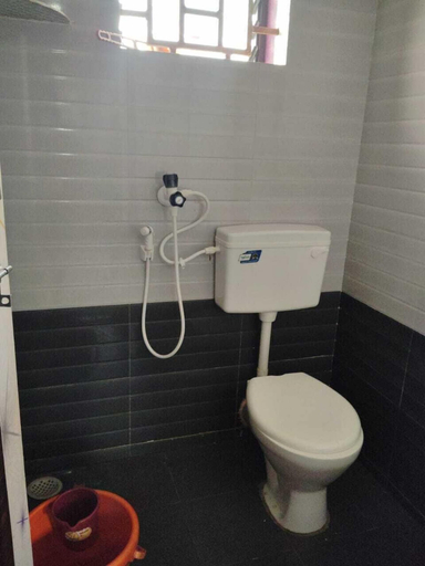 Bathroom, Naga Chowdeshwari Homestay, Uttara Kannada