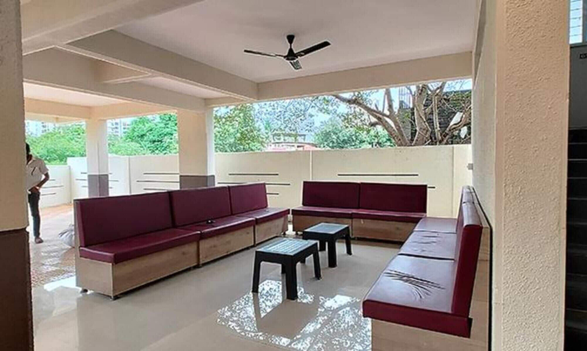 Lobby sitting area, Fabhotel Seven Elite, Pune