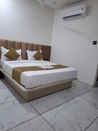 Room 5, HOTEL ASIANA, Gandhinagar