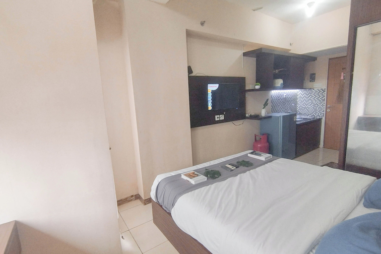 Room 3, Studio Minimalist And Warm At Pavilion Permata Apartment, Surabaya
