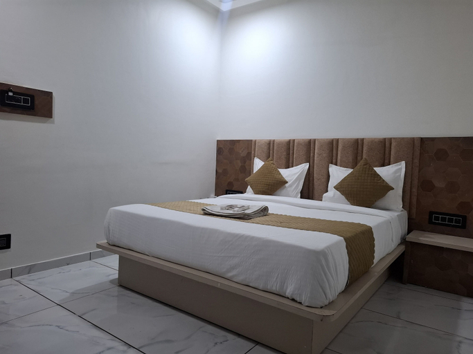 Room 3, HOTEL ASIANA, Gandhinagar