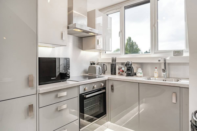 Private kitchen 5, Wembley Park High Spec 6 Apartment Block, London