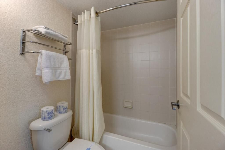 Bathroom 2, Azure Tides Oceanfront, Volusia
