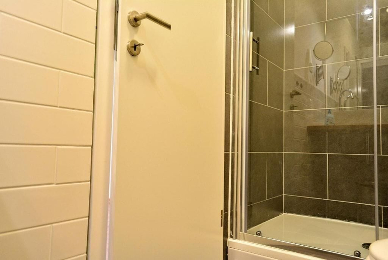 Bathroom 3, Golden B&B, Split