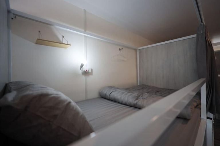 Room 2, Risa Hostel, Phasi Charoen